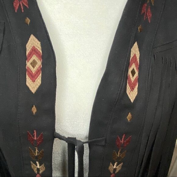 NWTs Romeo + Juliet Couture Fringe Hippie Boho Embroidered Vest Size Small - Picture 3 of 11